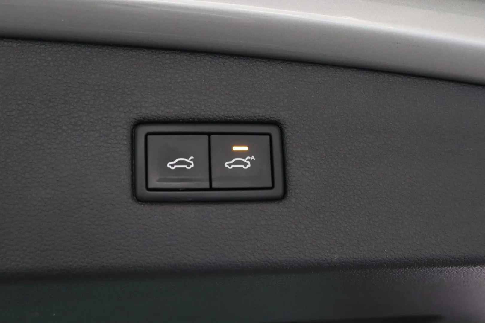 VOLKSWAGEN Tiguan INE-500 carousel image