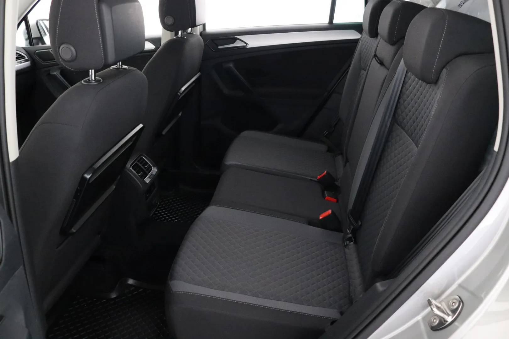 VOLKSWAGEN Tiguan INE-500 carousel image