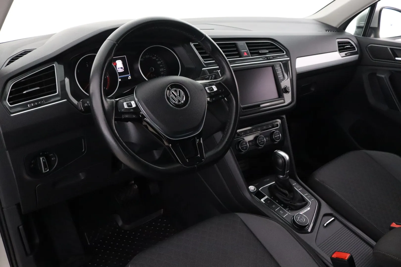 VOLKSWAGEN Tiguan INE-500 carousel image