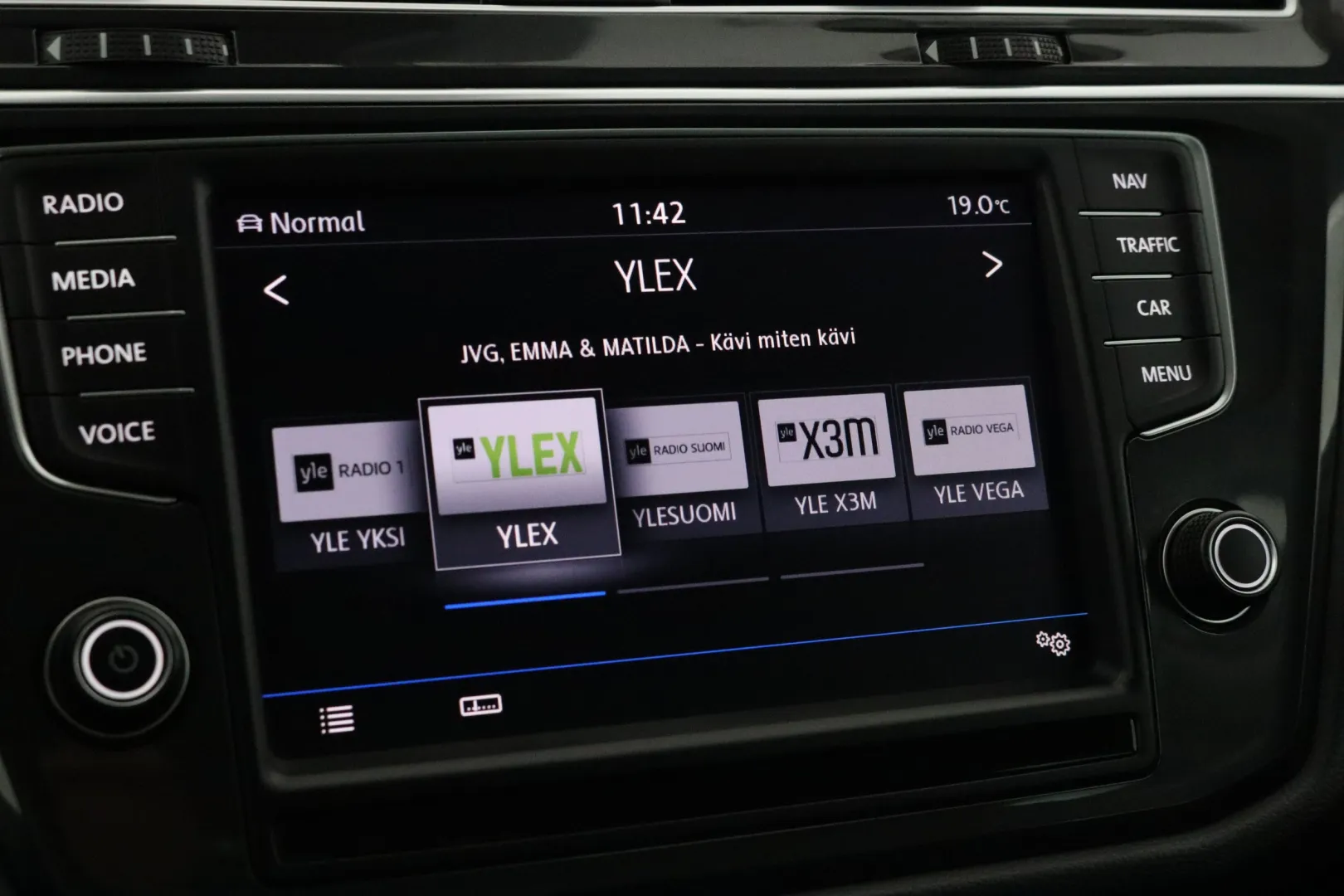 VOLKSWAGEN Tiguan INE-500 carousel image