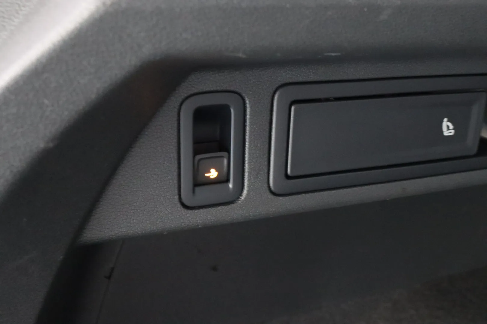 VOLKSWAGEN Tiguan INE-500 carousel image