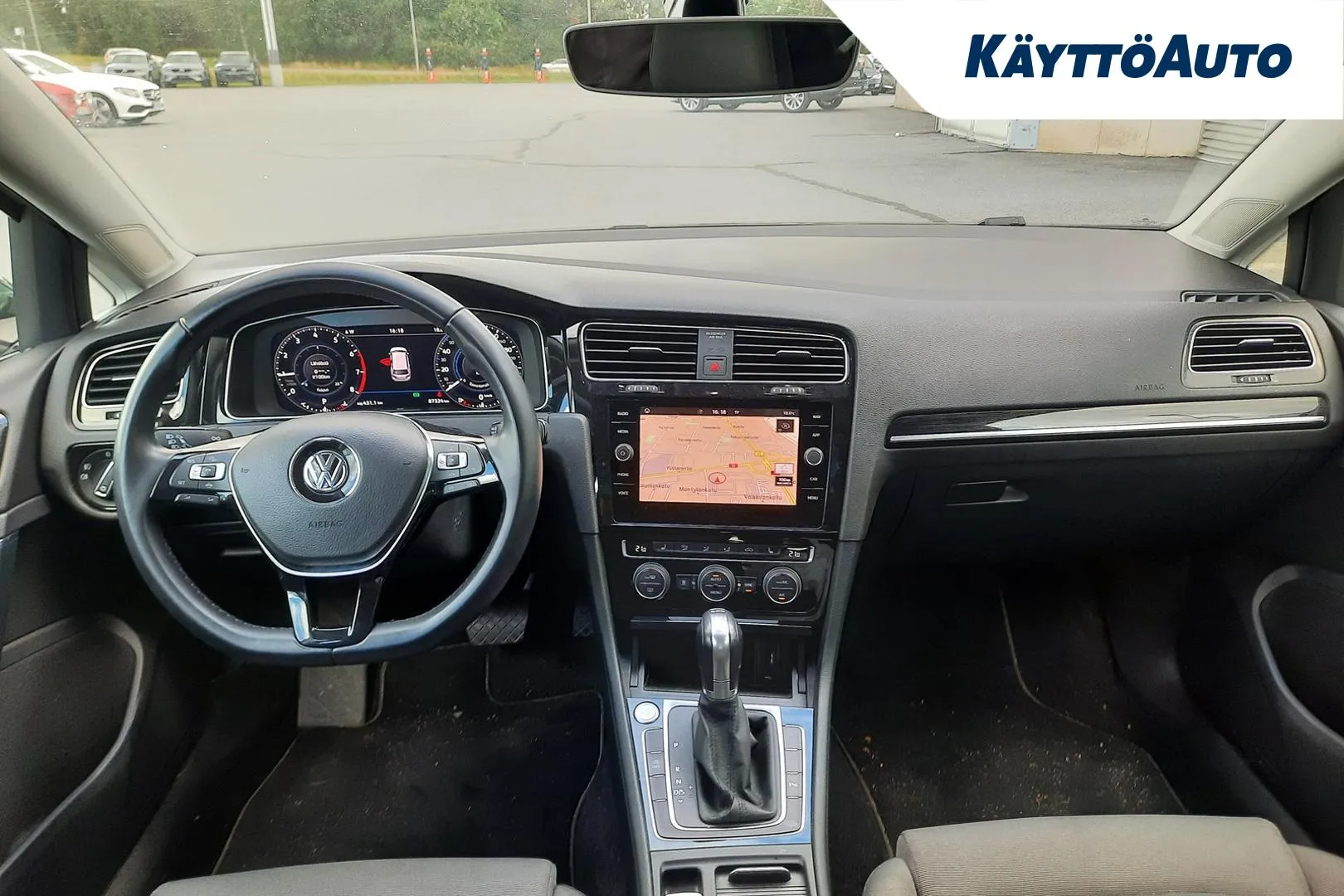 VOLKSWAGEN Golf YLC-846 carousel image