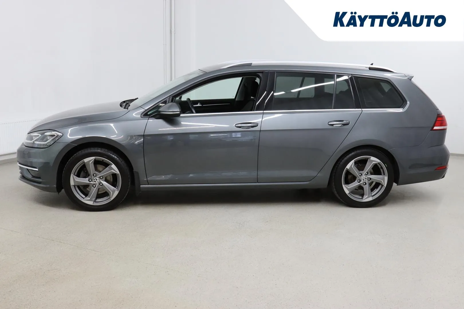 VOLKSWAGEN Golf YLC-846 carousel image