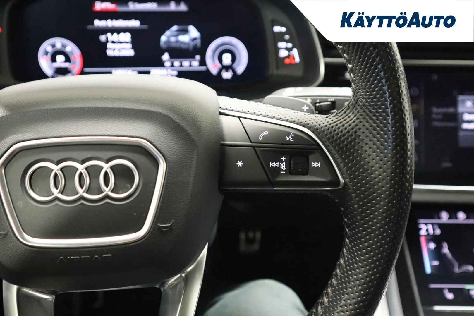 AUDI Q8 XVU-592 carousel image