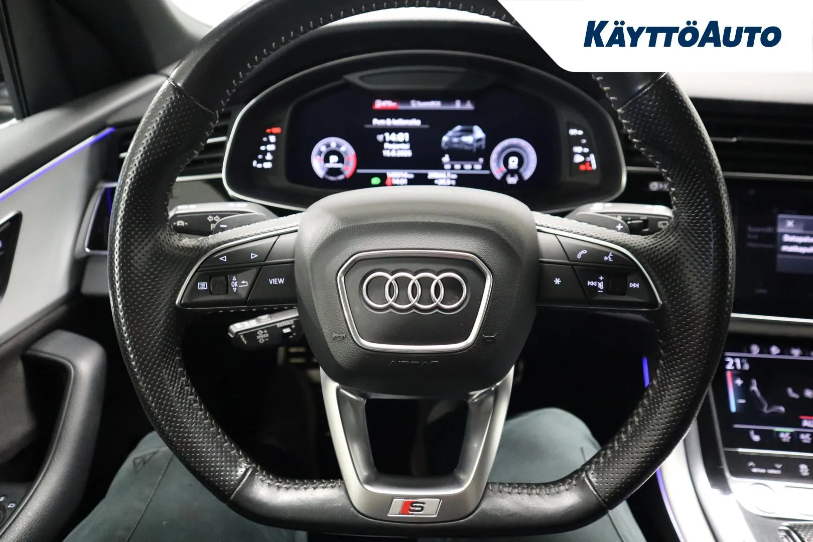 AUDI Q8 XVU-592 carousel image