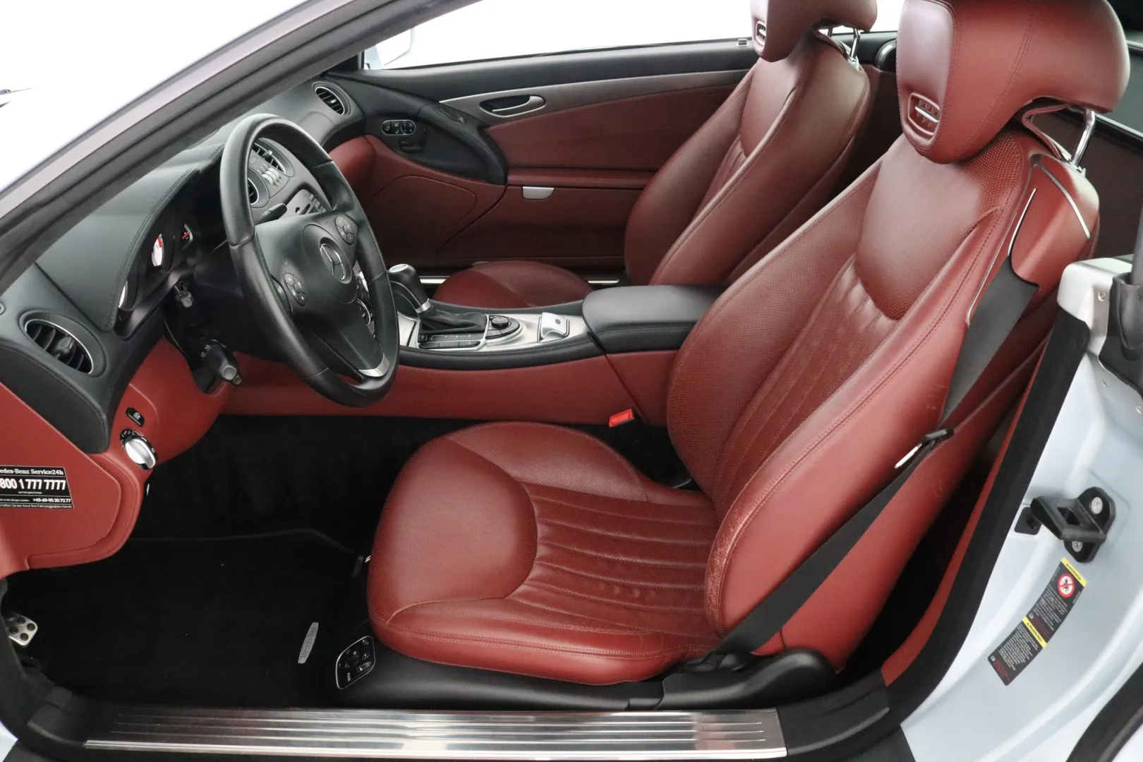 MERCEDES-BENZ SL YVV-763 carousel image