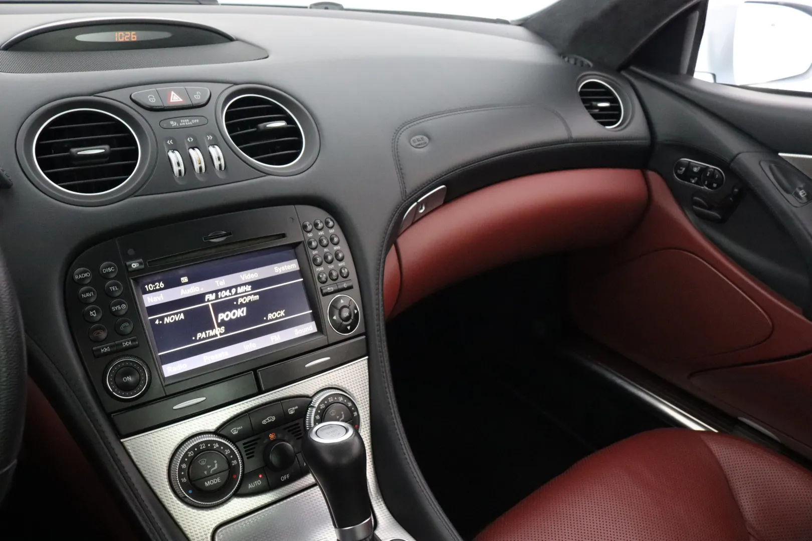 MERCEDES-BENZ SL YVV-763 carousel image