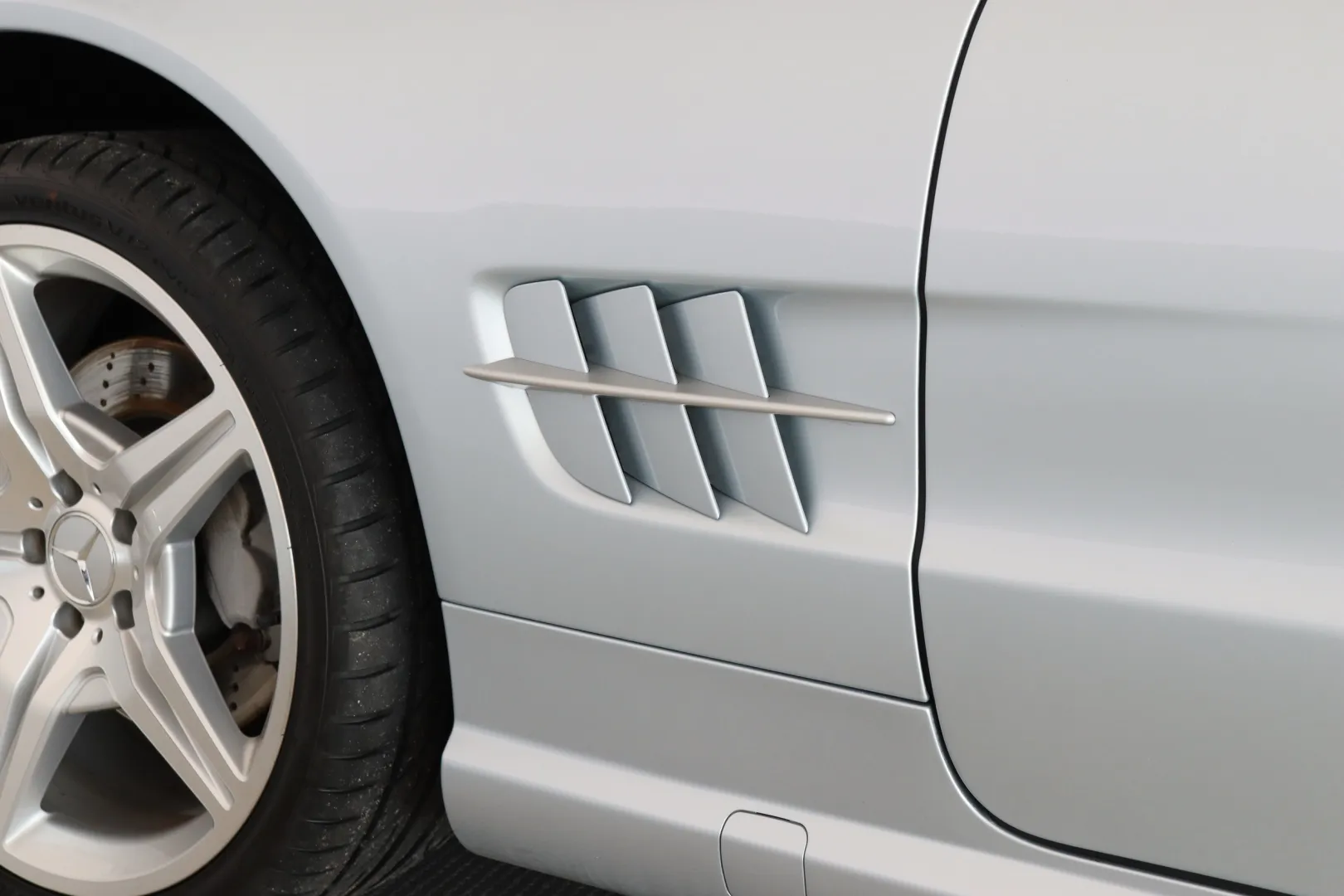 MERCEDES-BENZ SL YVV-763 carousel image