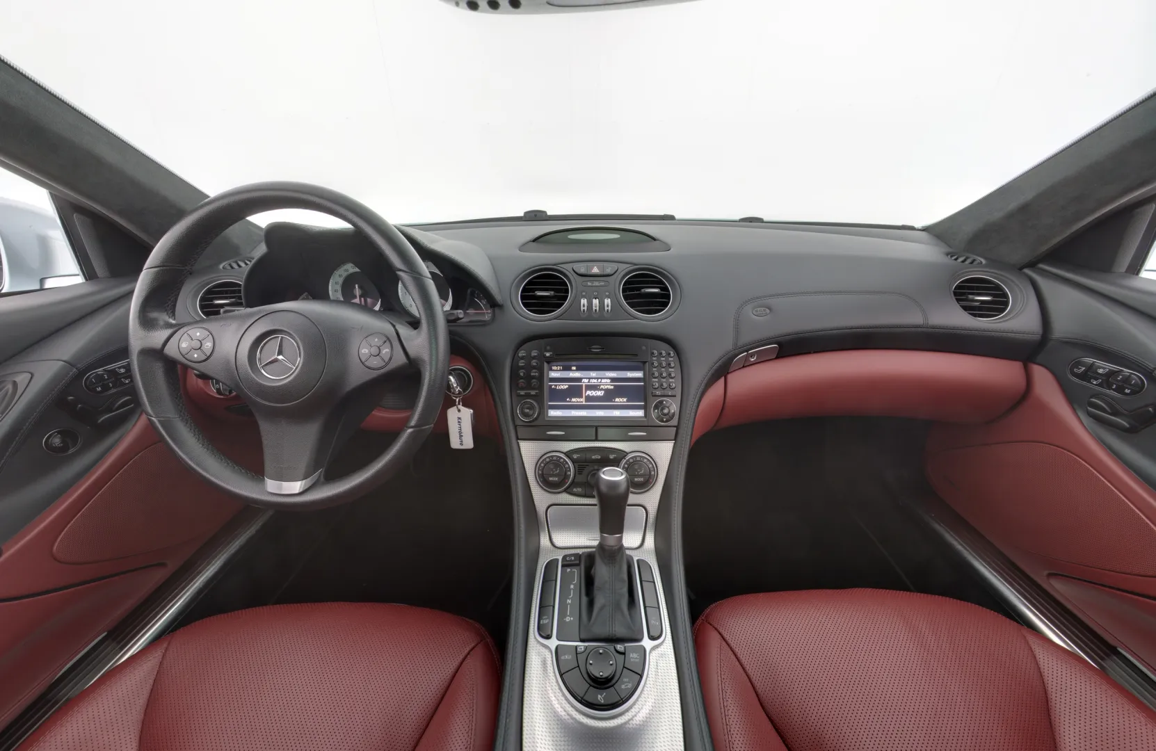 MERCEDES-BENZ SL YVV-763 carousel image