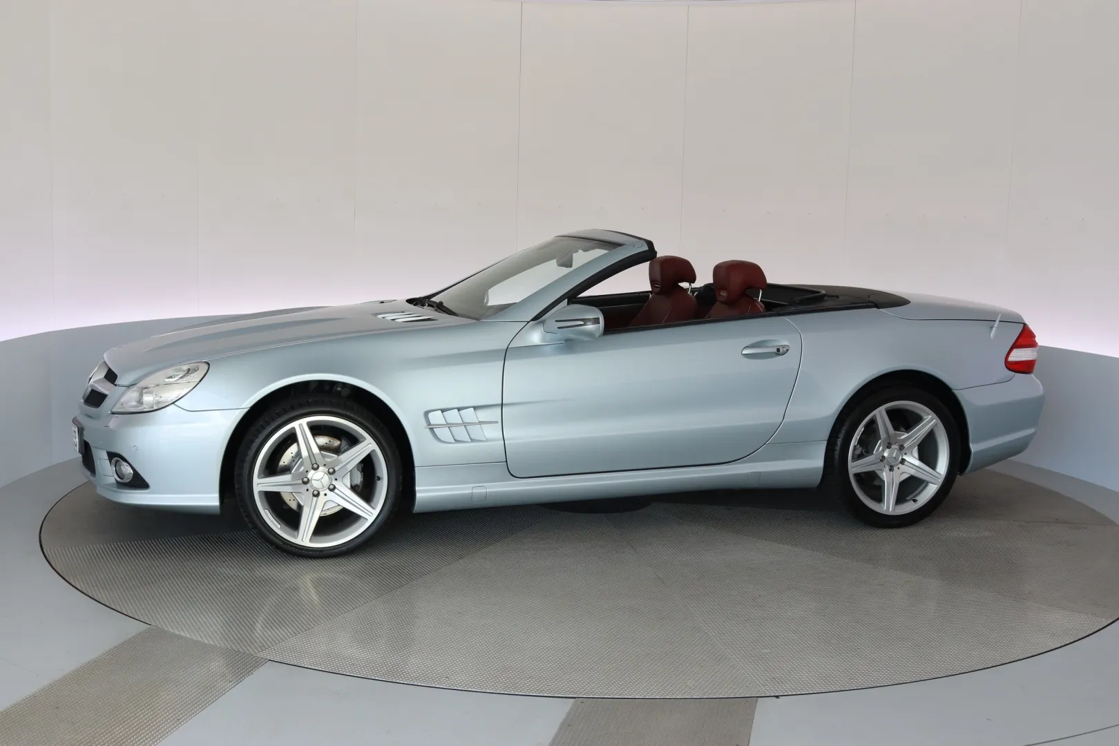 MERCEDES-BENZ SL YVV-763 carousel image