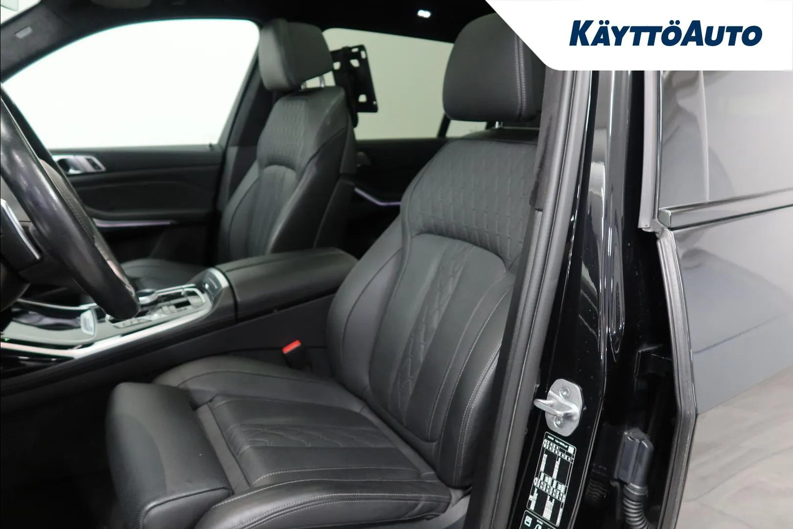 BMW X7 NNC-120 carousel image