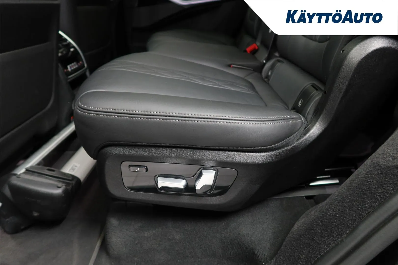BMW X7 NNC-120 carousel image