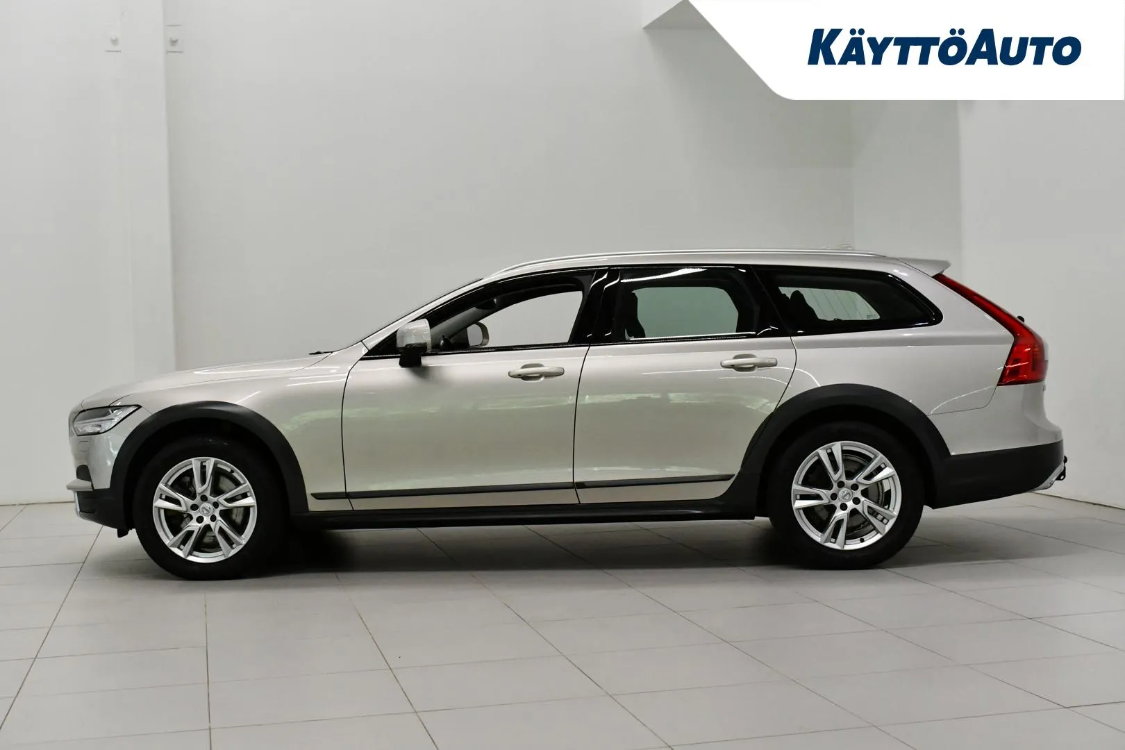 VOLVO V90 Cross Country BVE-897 carousel image