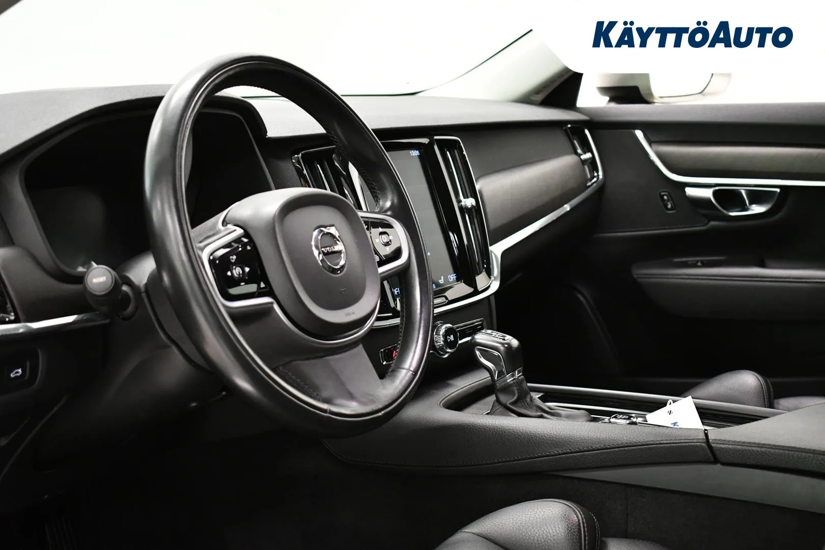 VOLVO V90 Cross Country BVE-897 carousel image