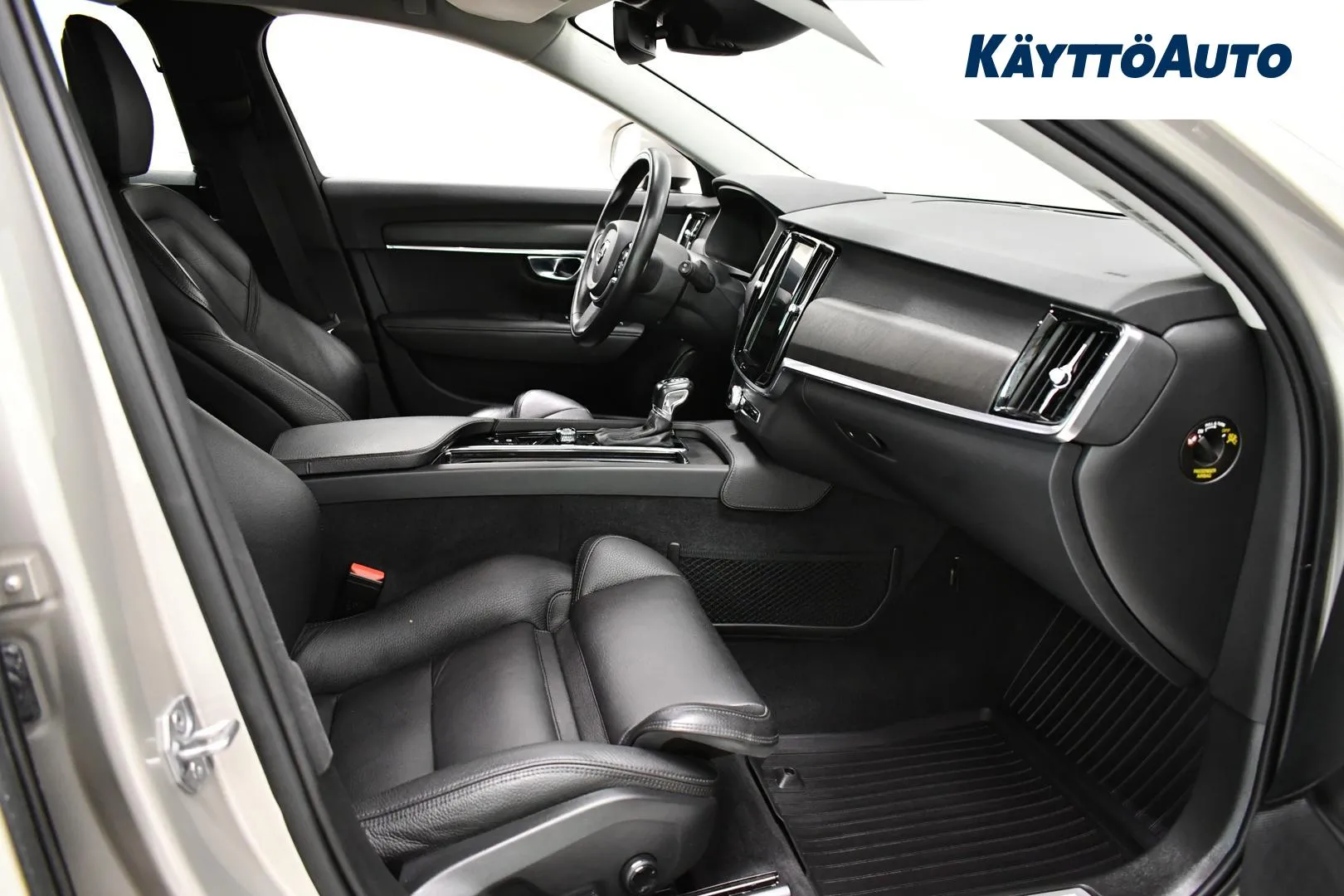 VOLVO V90 Cross Country BVE-897 carousel image