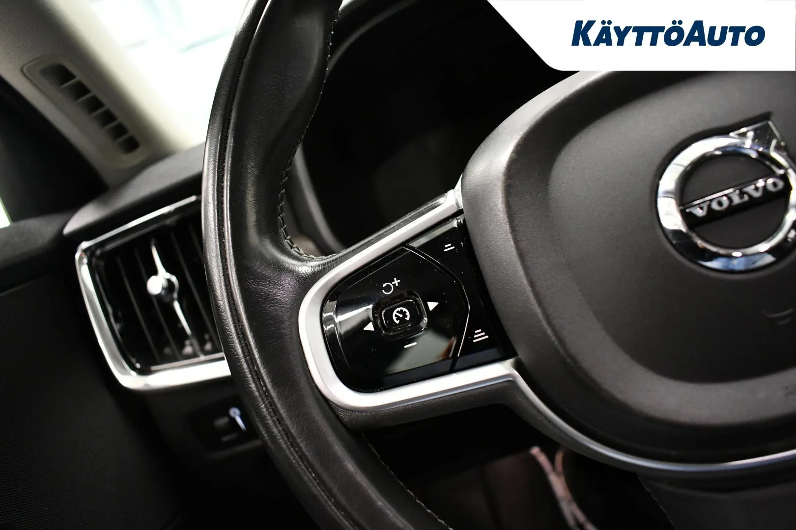 VOLVO V90 Cross Country BVE-897 carousel image