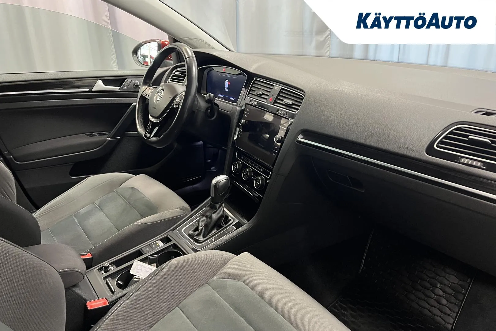 VOLKSWAGEN Golf NLR-924 carousel image