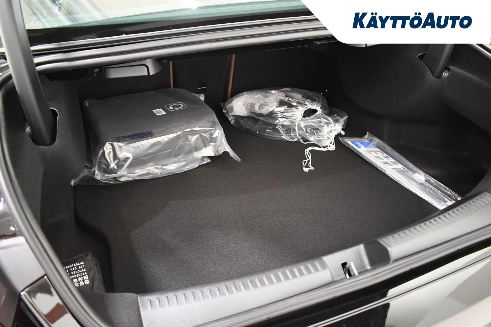 Mercedes-Benz CLA EUT-456 carousel image