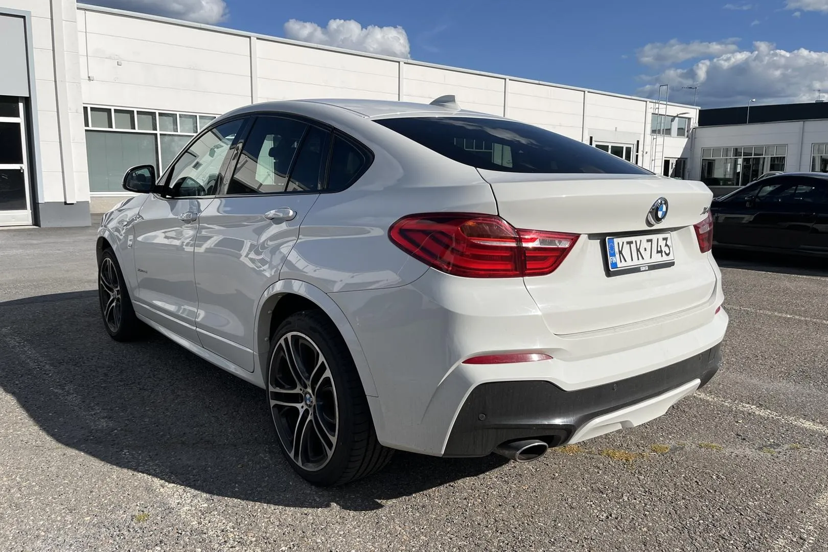 BMW X4 KTK-743 carousel image