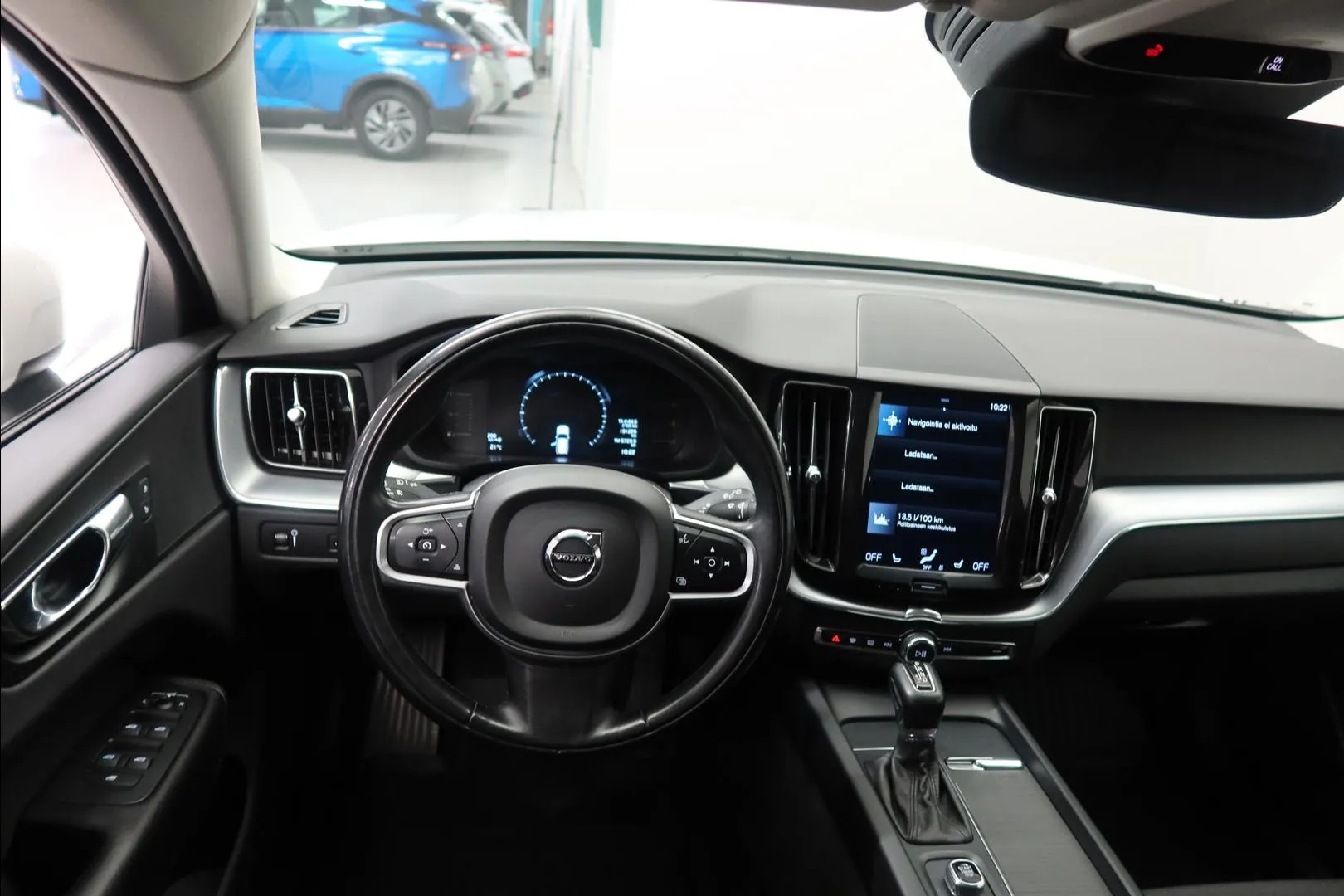 VOLVO XC60 SOE-225 carousel image