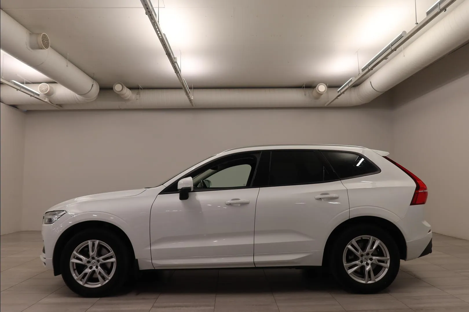 VOLVO XC60 SOE-225 carousel image