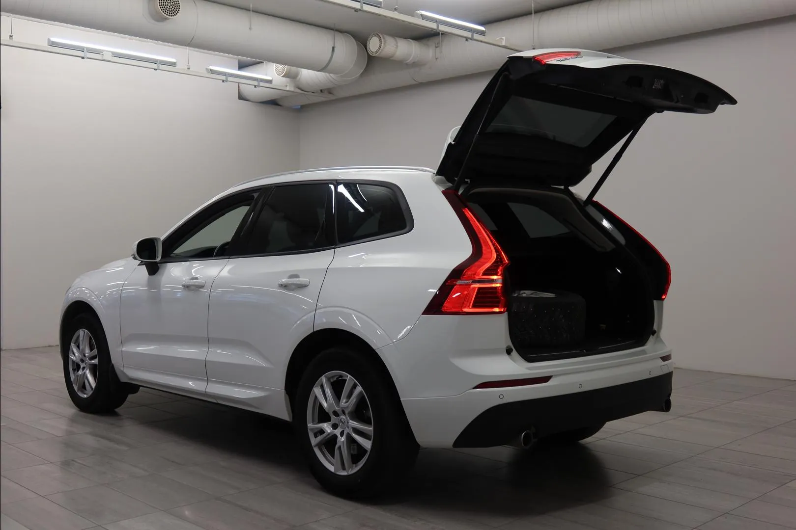 VOLVO XC60 SOE-225 carousel image