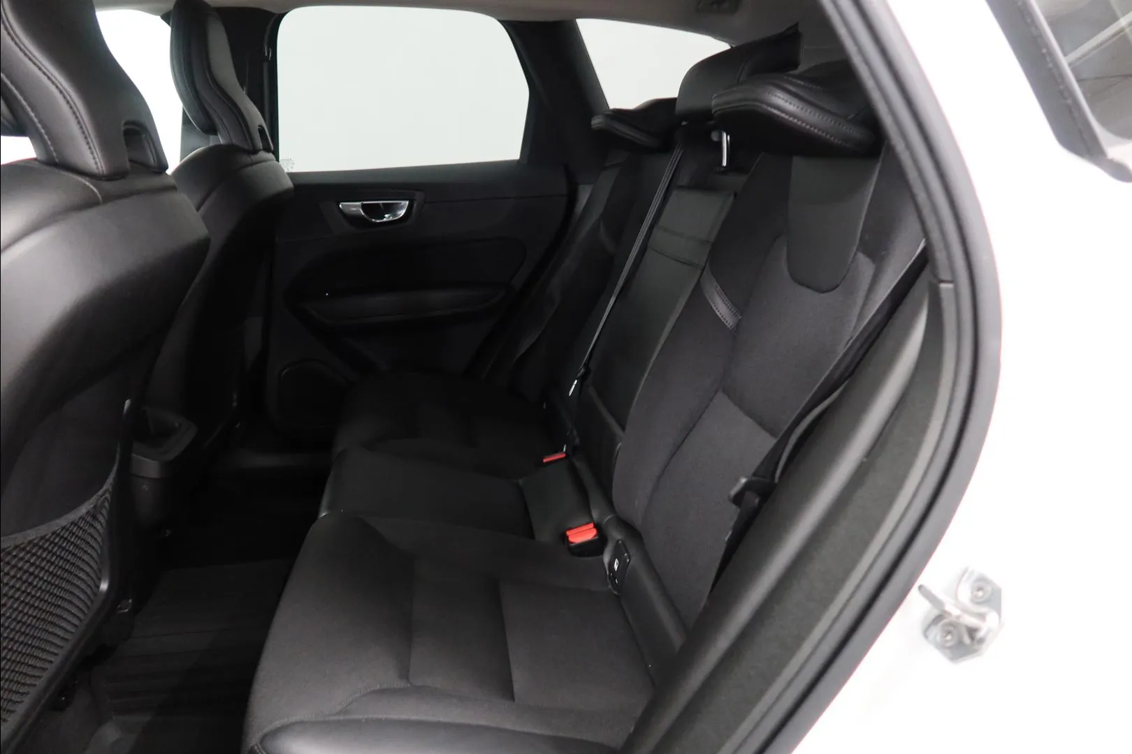VOLVO XC60 SOE-225 carousel image