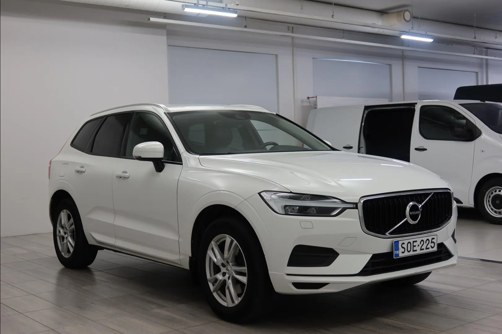 VOLVO XC60 SOE-225 carousel image