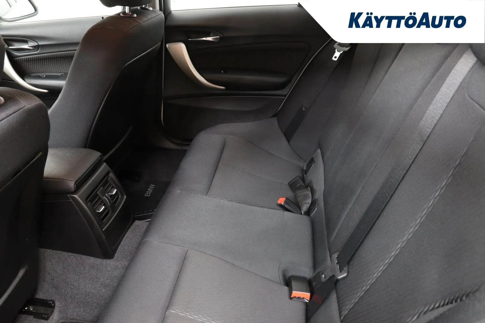 BMW 116 ILT-648 carousel image