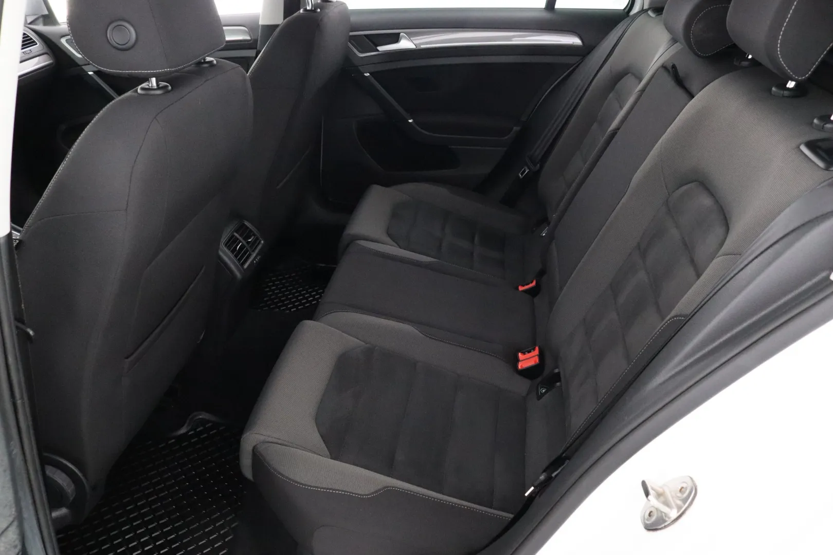 VOLKSWAGEN Golf YJL-247 carousel image