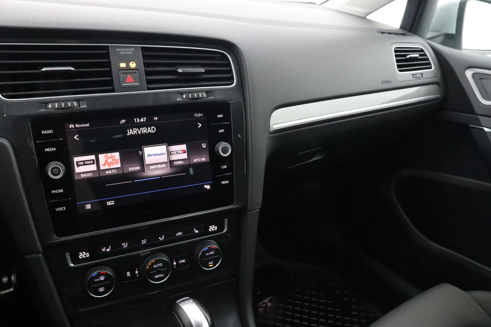VOLKSWAGEN Golf YJL-247 carousel image