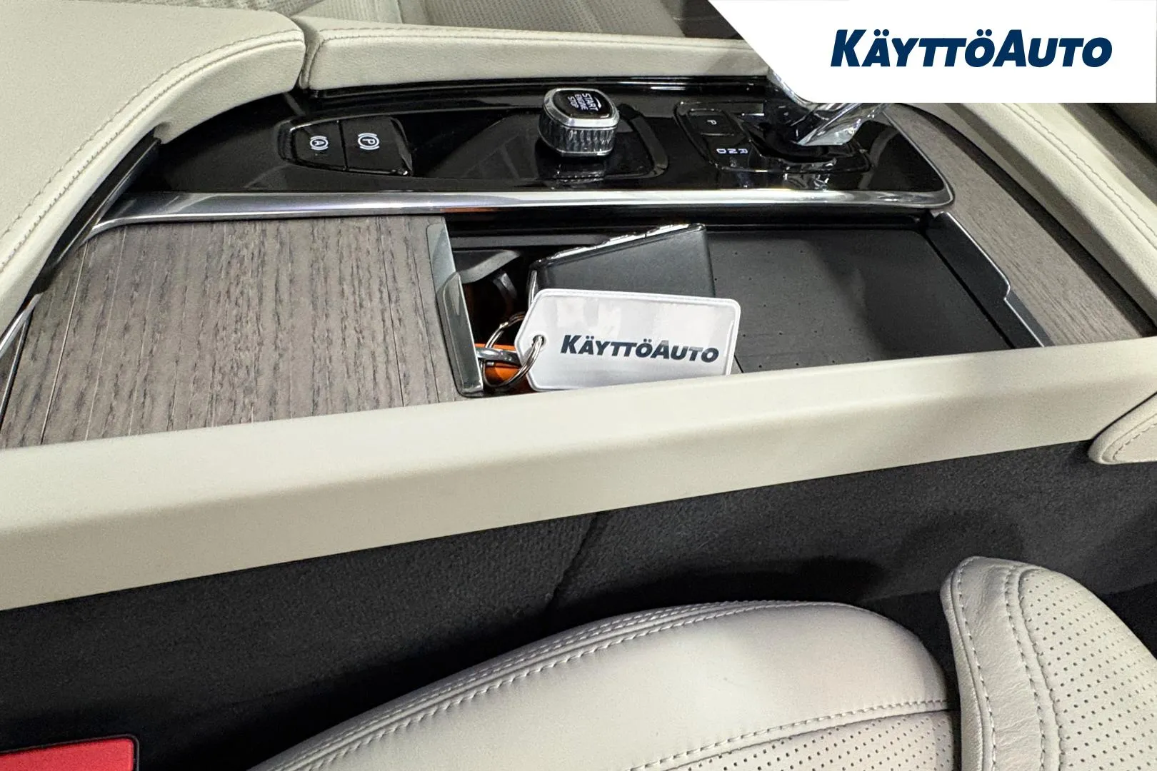 VOLVO XC90 NMS-932 carousel image