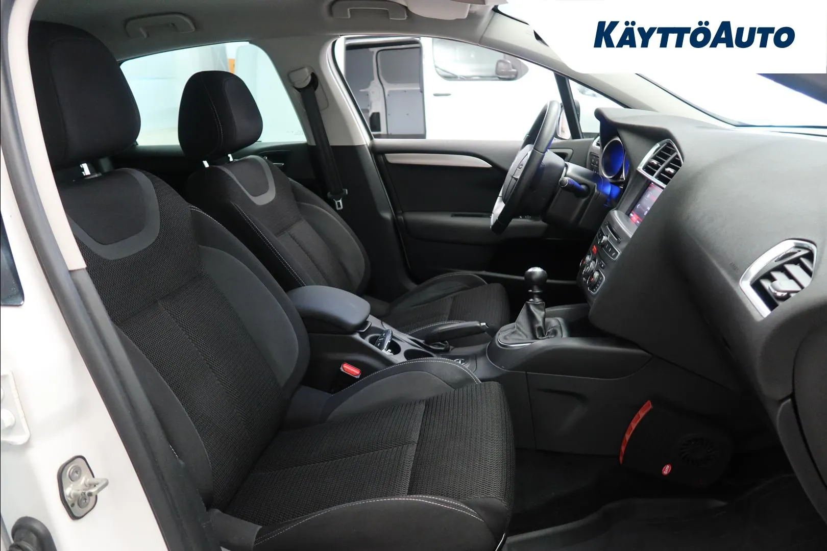 Citroen C4 MNO-229 carousel image