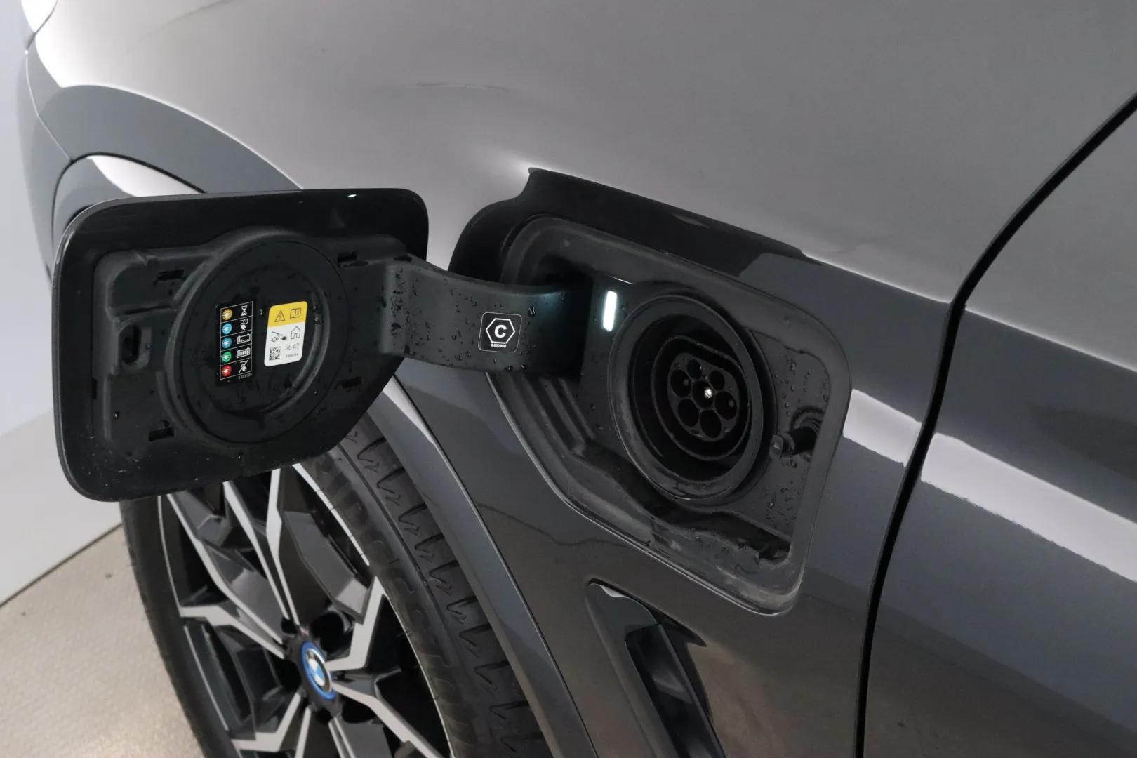 BMW X3 CRF-638 carousel image