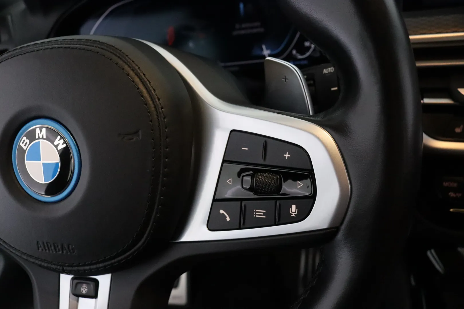 BMW X3 CRF-638 carousel image