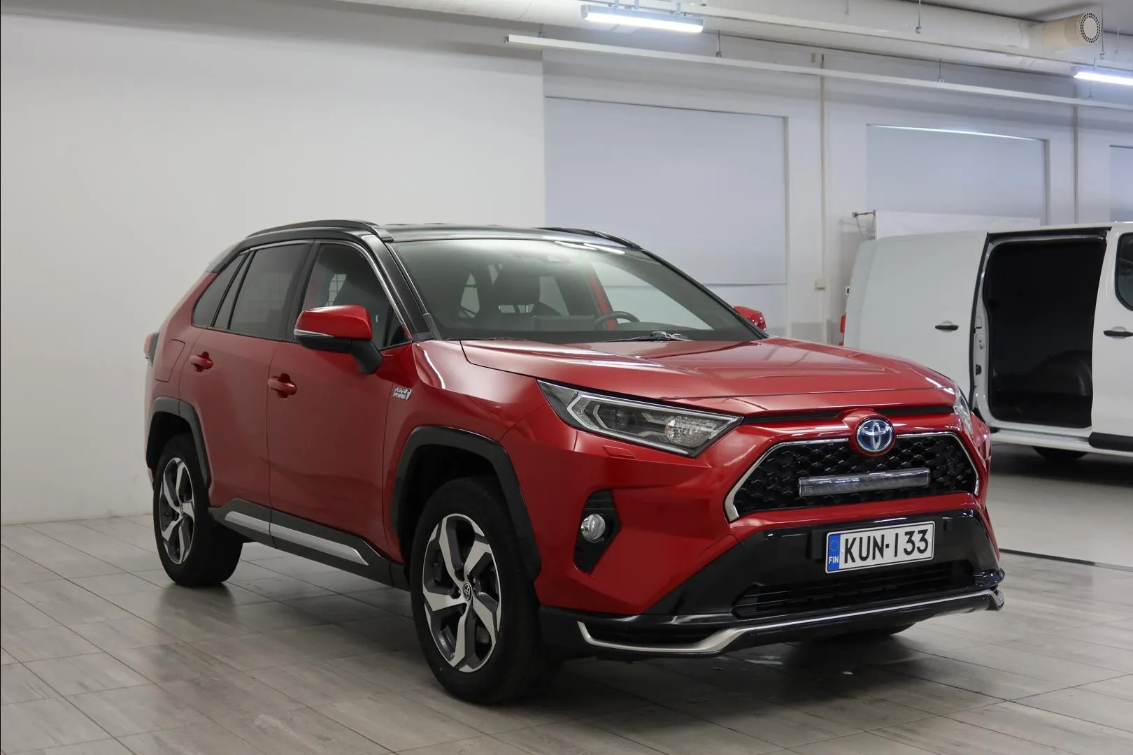 TOYOTA RAV4 Plug-in KUN-133 carousel image