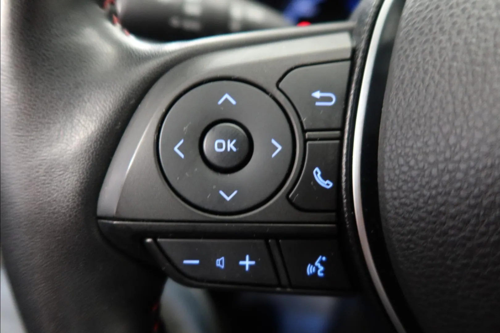TOYOTA RAV4 Plug-in KUN-133 carousel image