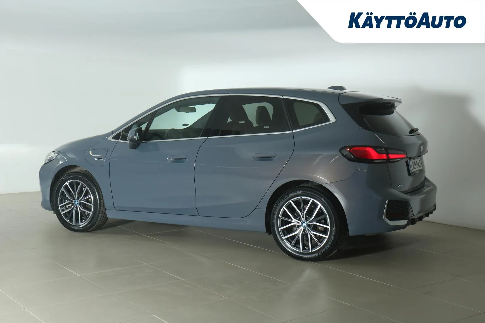 BMW 230 LRP-842 carousel image
