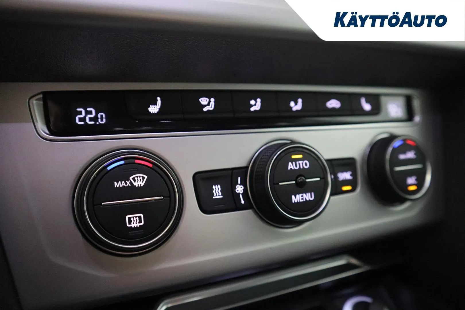 VOLKSWAGEN Passat FMU-543 carousel image
