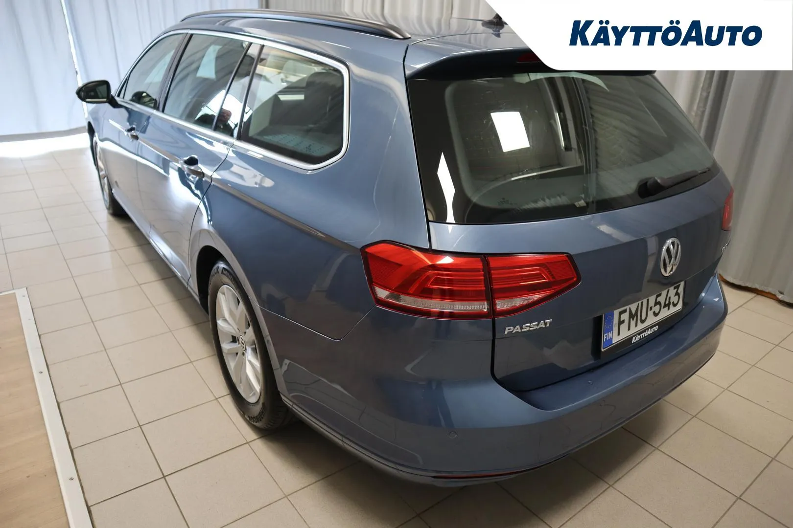VOLKSWAGEN Passat FMU-543 carousel image