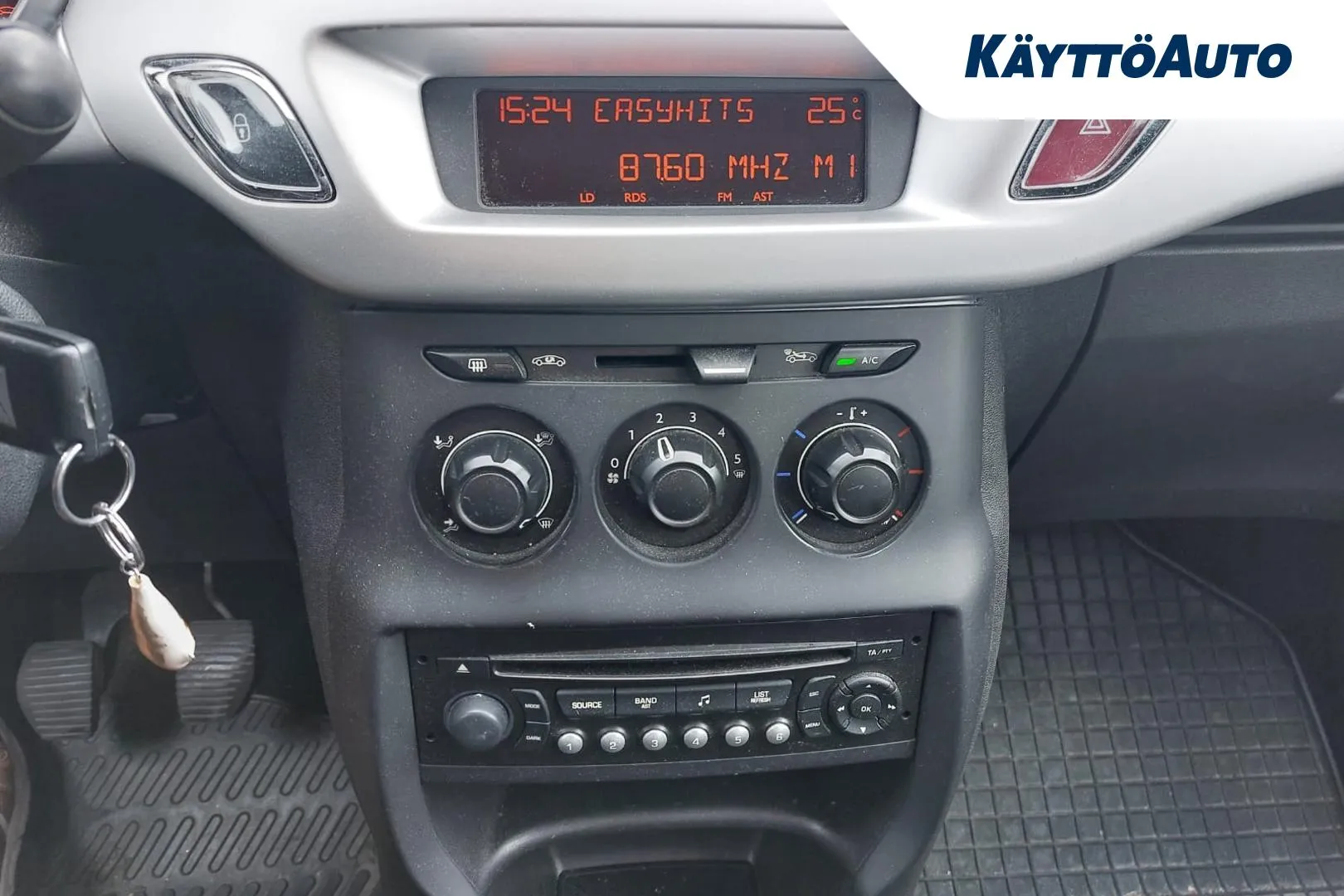 Citroen C3 YHO-351 carousel image