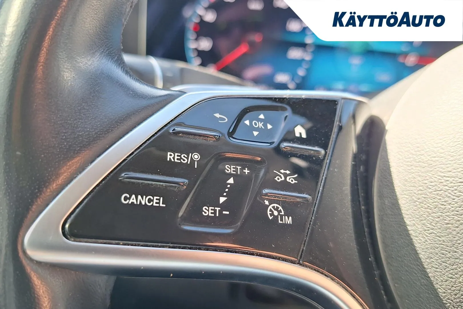 MERCEDES-BENZ E ETN-220 carousel image