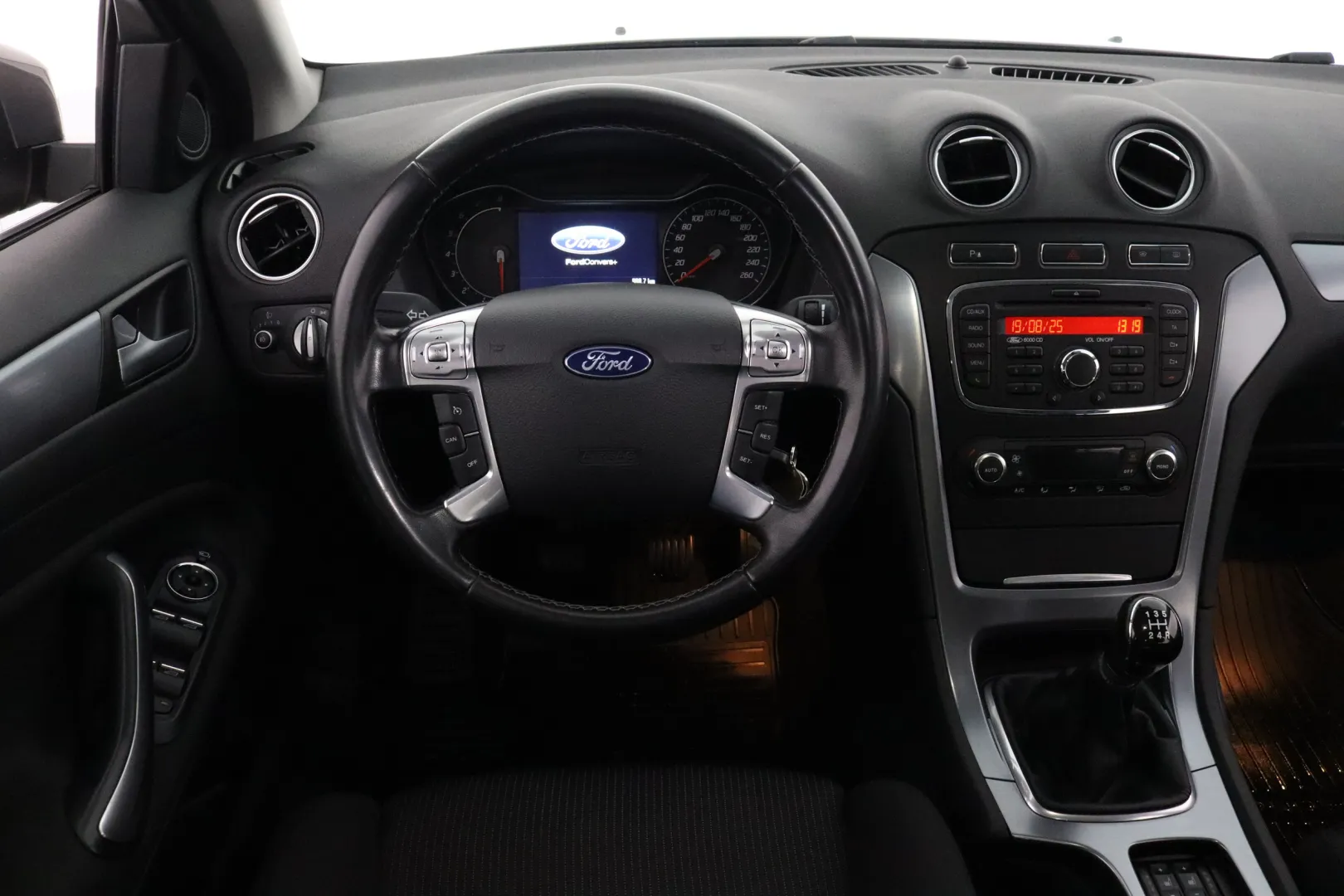 FORD Mondeo CHV-596 carousel image