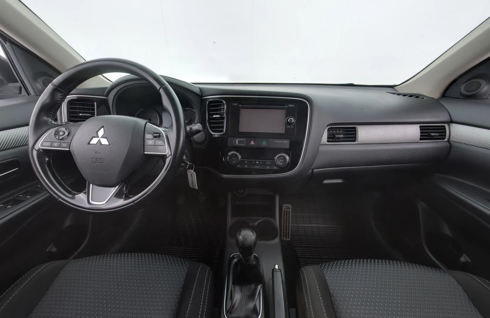 MITSUBISHI Outlander MMM-923 carousel image