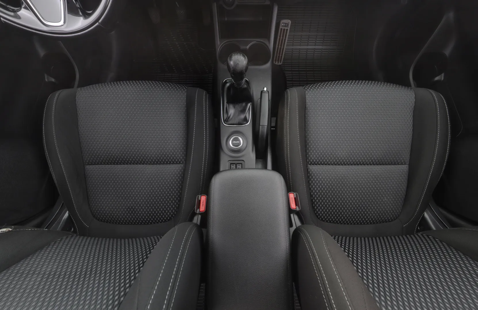 MITSUBISHI Outlander MMM-923 carousel image