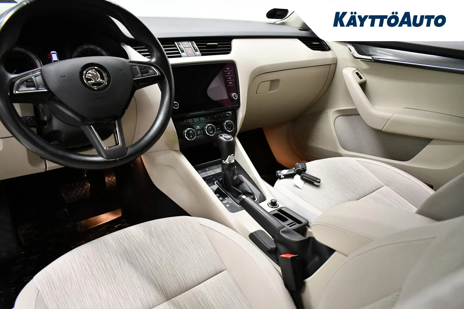 SKODA Octavia BXA-331 carousel image