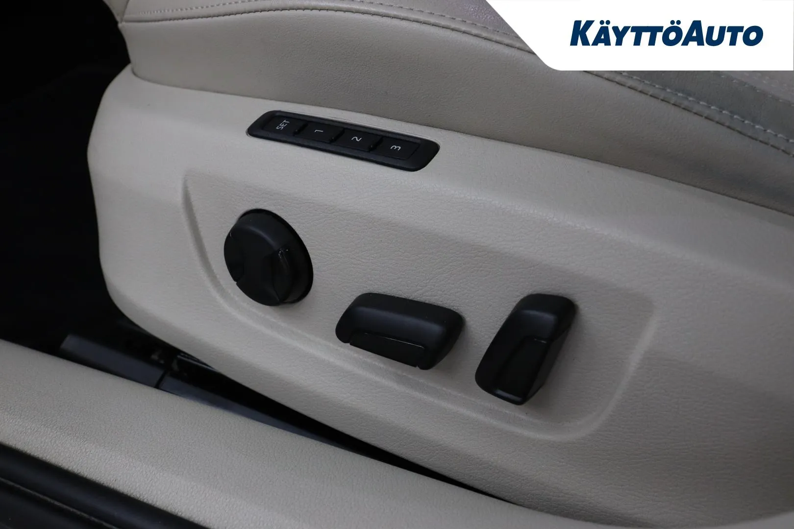 SKODA Superb KNS-787 carousel image