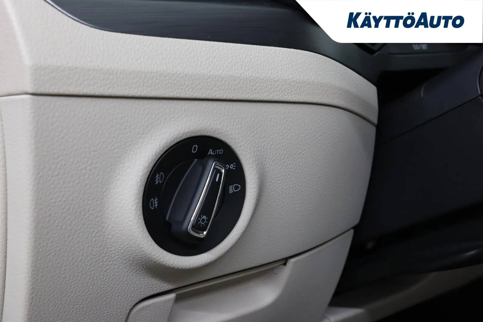 SKODA Superb KNS-787 carousel image