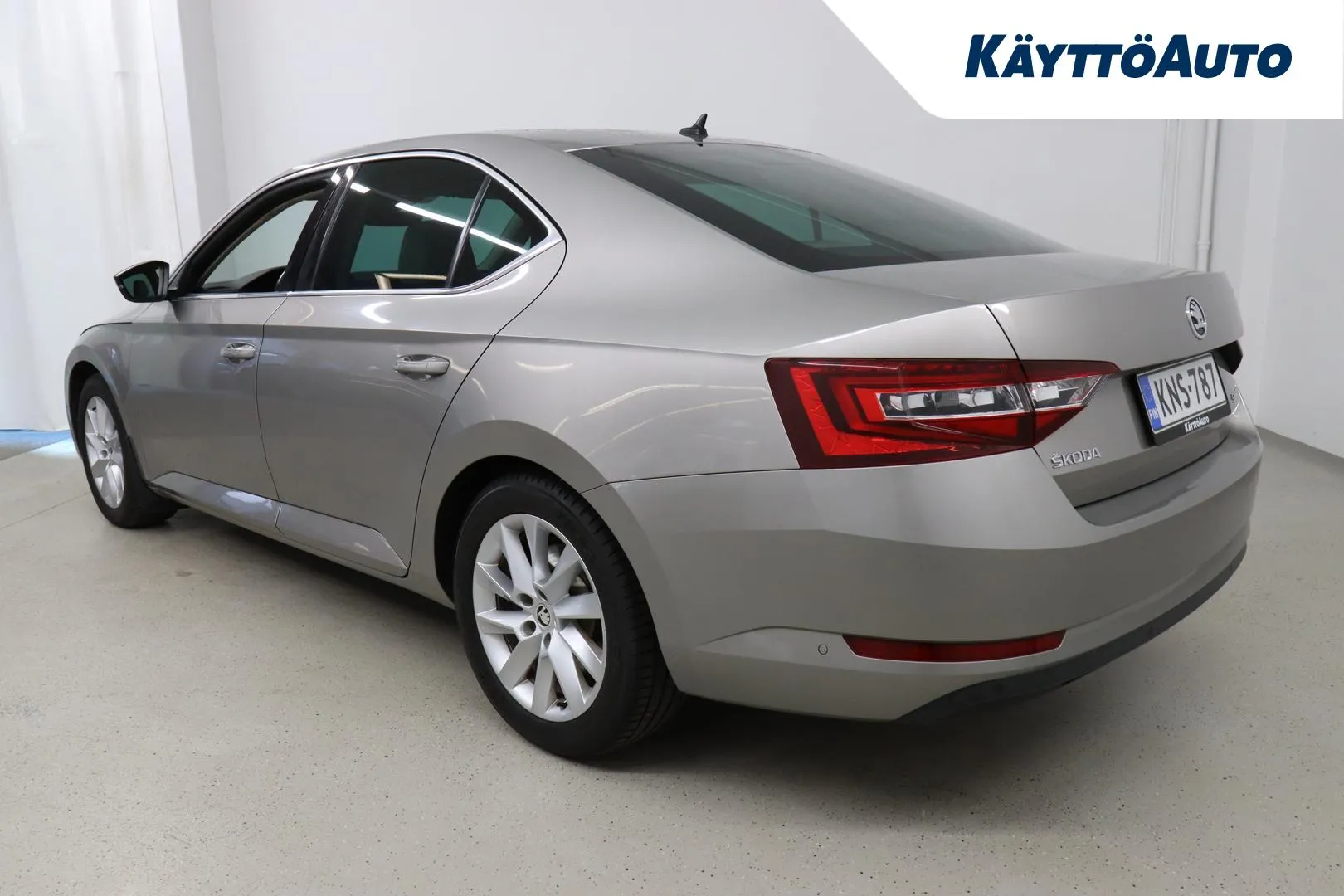 SKODA Superb KNS-787 carousel image
