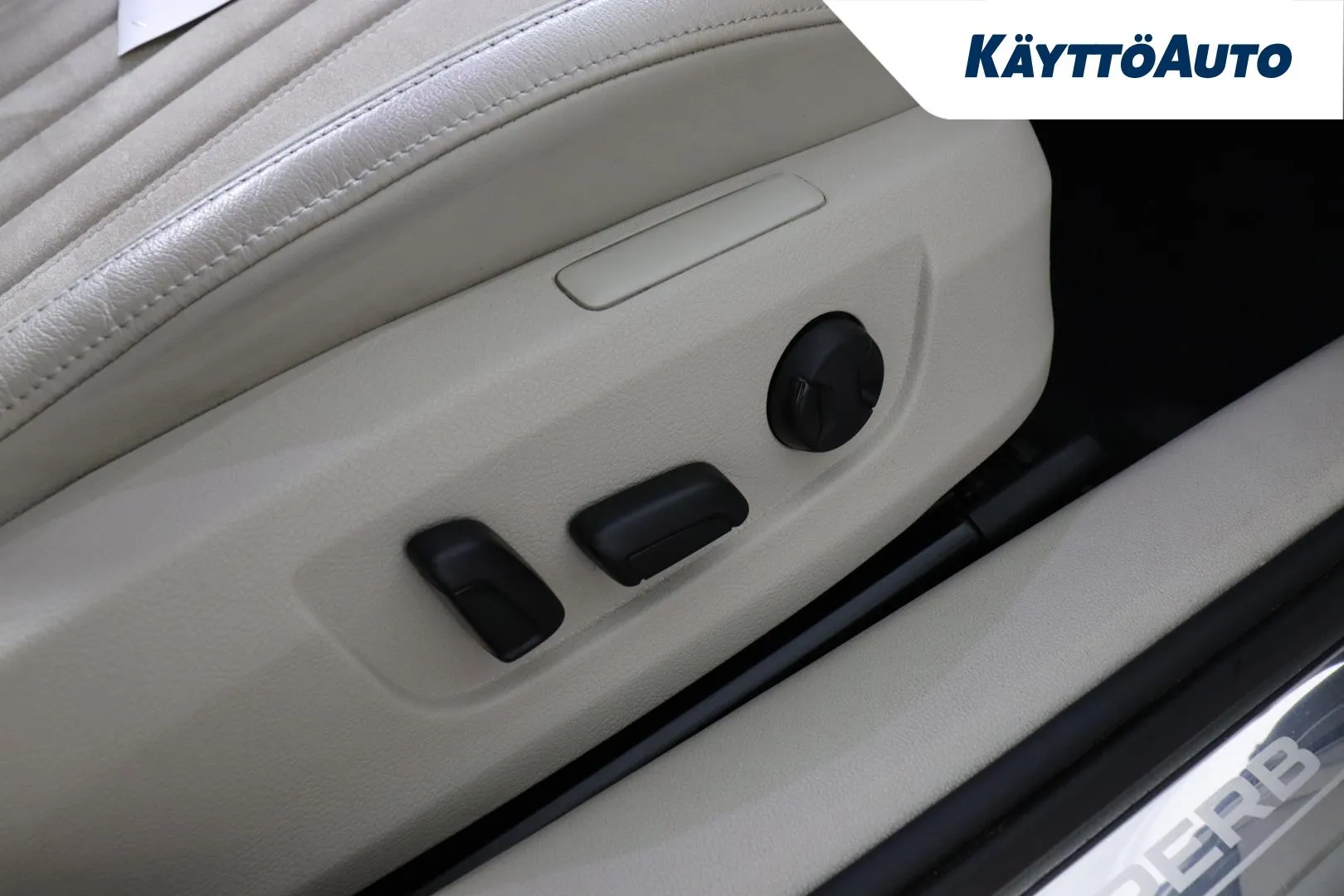 SKODA Superb KNS-787 carousel image